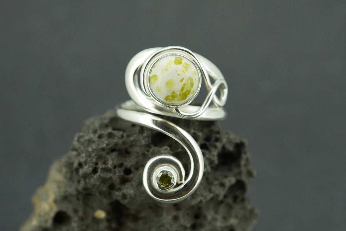 Iona Marble & Peridot Sterling Silver Swirl Ring