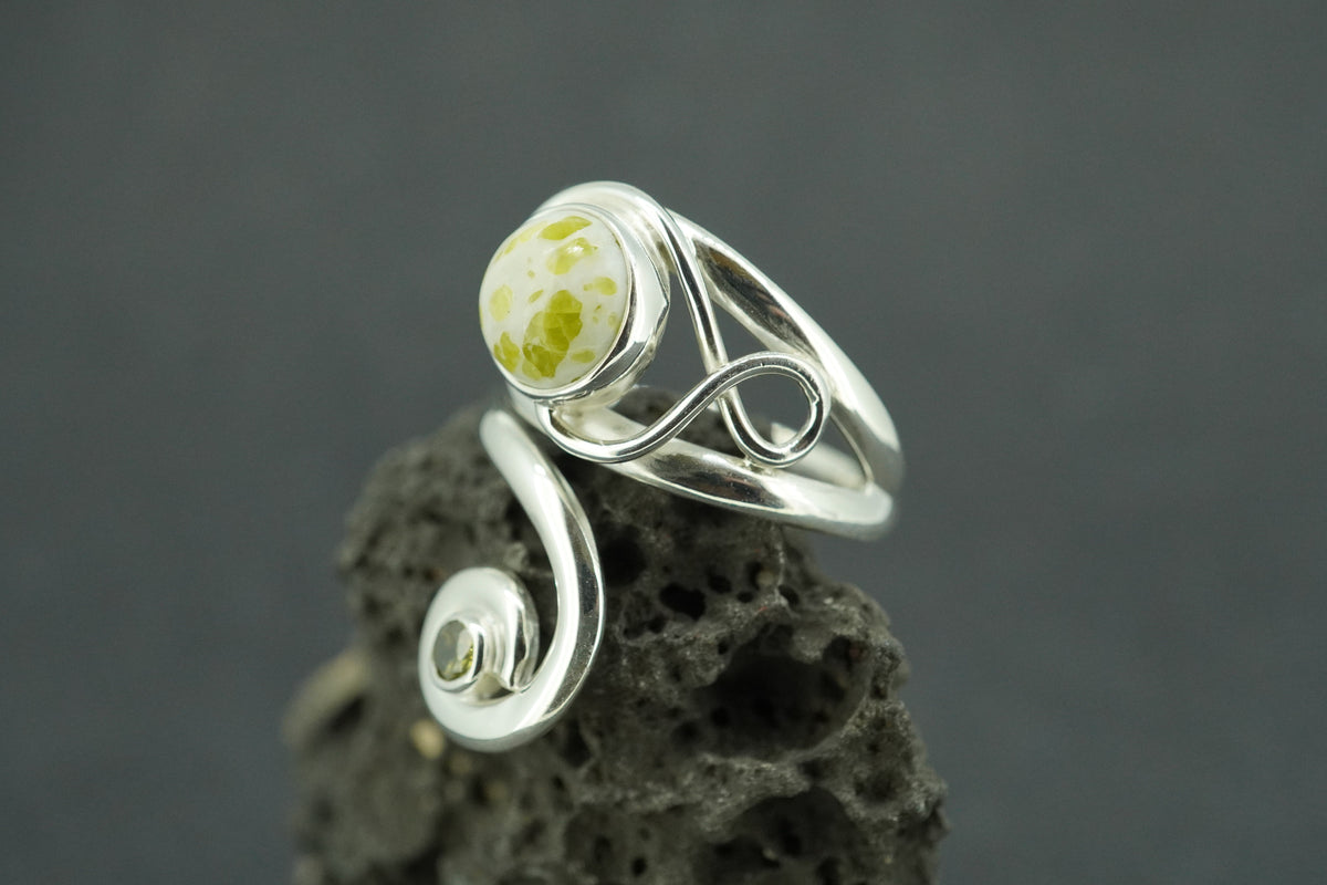 Iona Marble & Peridot Sterling Silver Swirl Ring