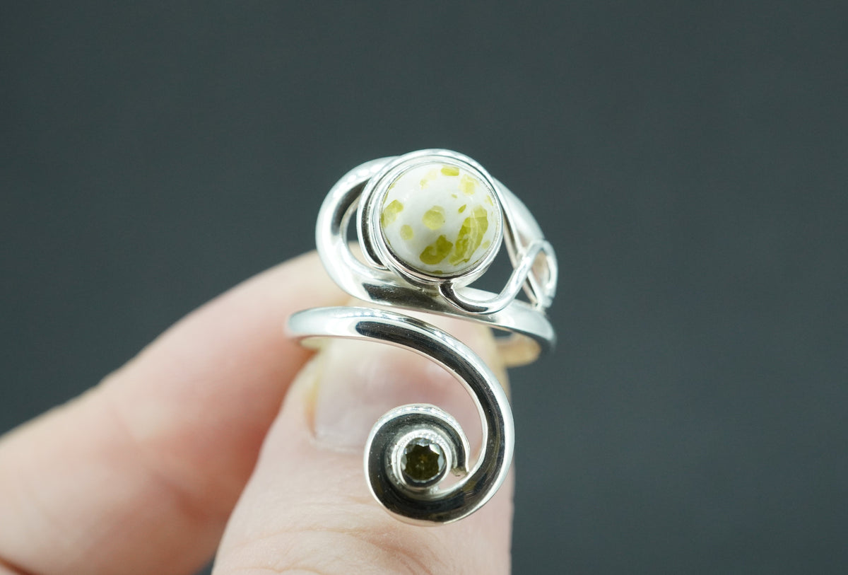 Iona Marble & Peridot Sterling Silver Swirl Ring