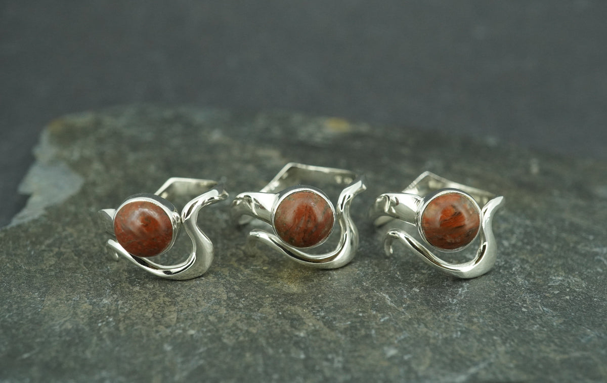 Lewisian Sterling Silver Round Wave Ring