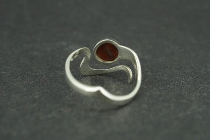 Lewisian Sterling Silver Round Wave Ring