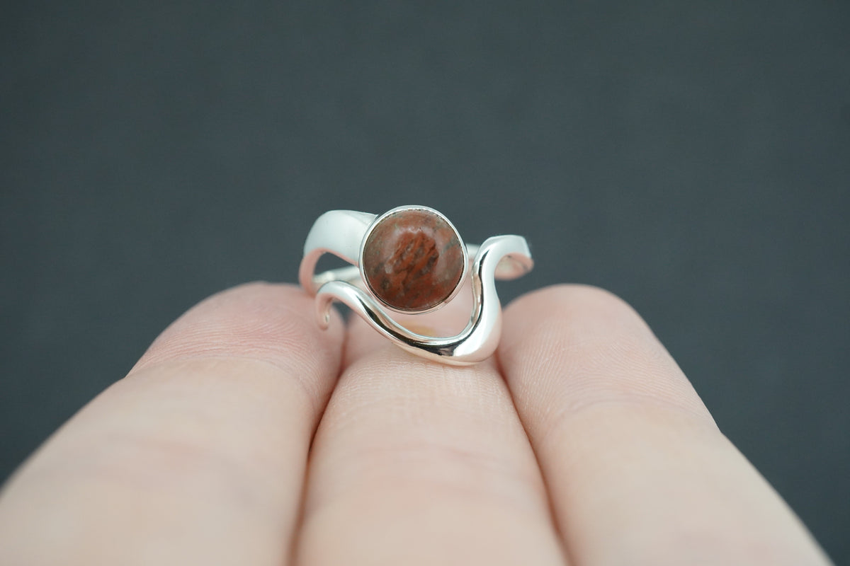 Lewisian Sterling Silver Round Wave Ring