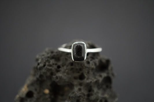 Edinburgh Cobblestone Rectangular Black Petite Ring