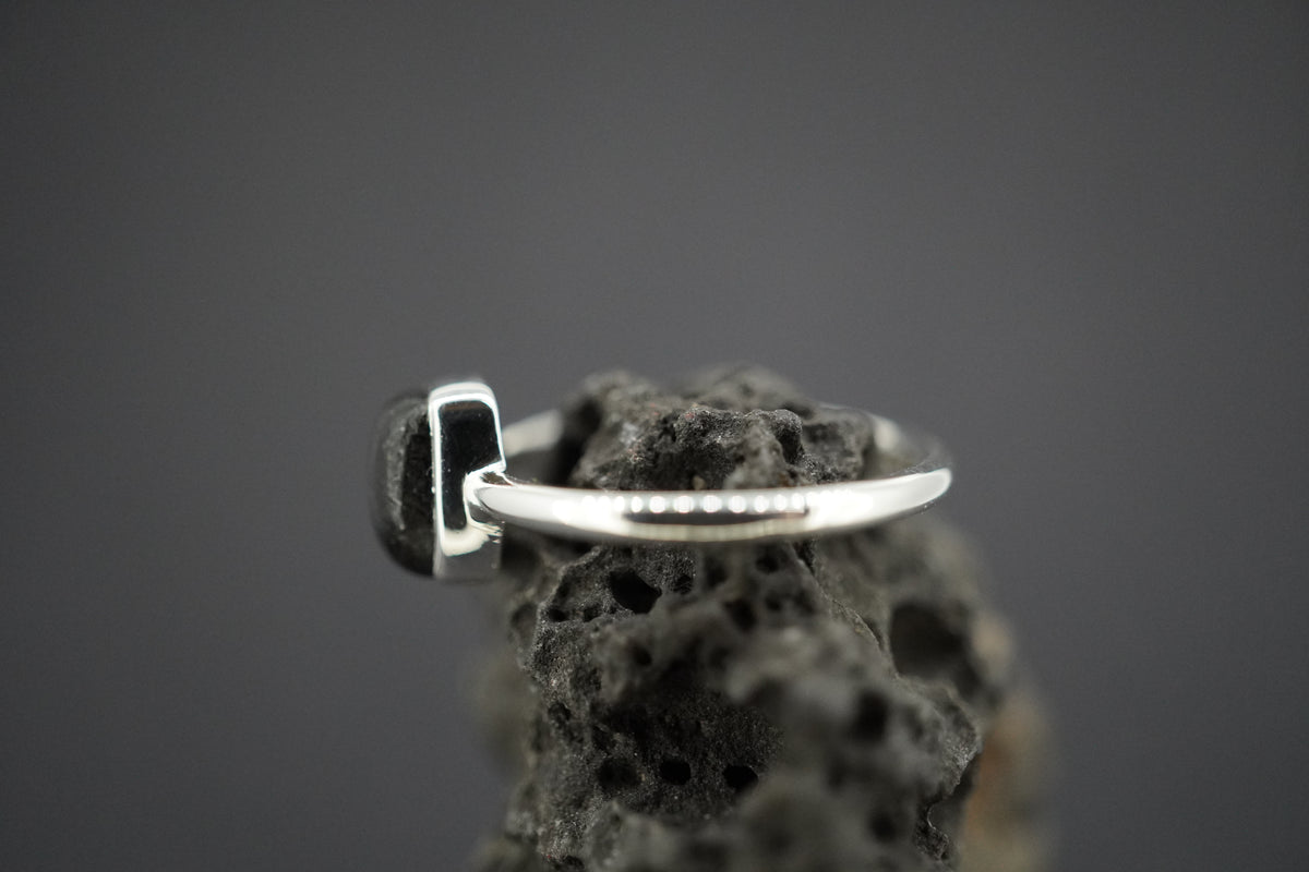 Edinburgh Cobblestone Rectangular Black Petite Ring