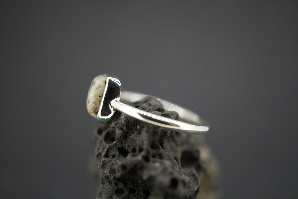 Edinburgh Cobblestone Rectangular White Petite Ring