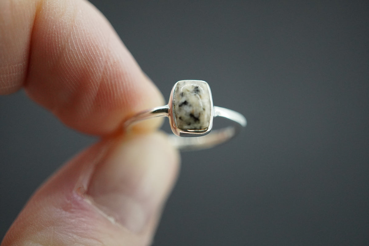 Edinburgh Cobblestone Rectangular White Petite Ring