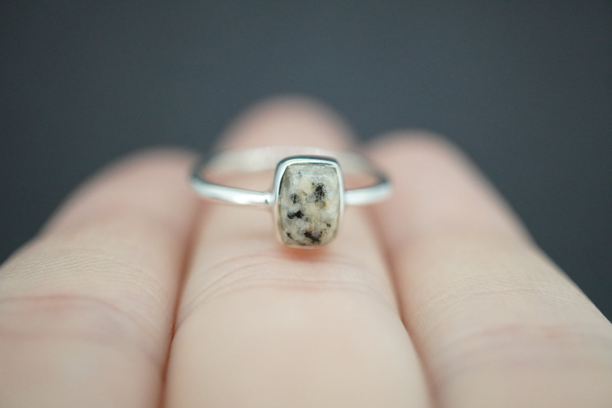 Edinburgh Cobblestone Rectangular White Petite Ring