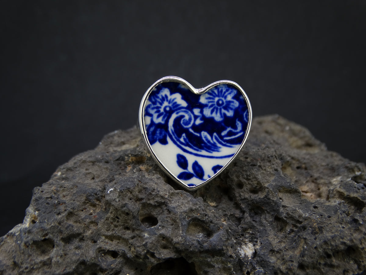 Old Willow Flowers Sterling Silver Heart Ring image 0