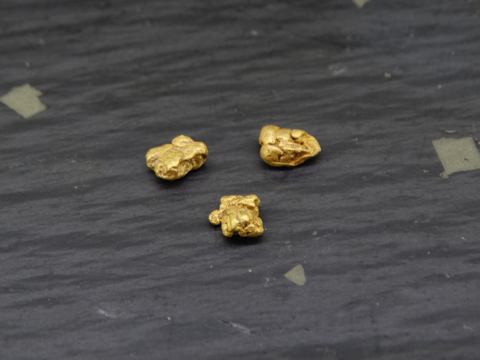 Scottish Highlands Gold Large 'Picker' Nuggets, 2015 - 0.8g image 0