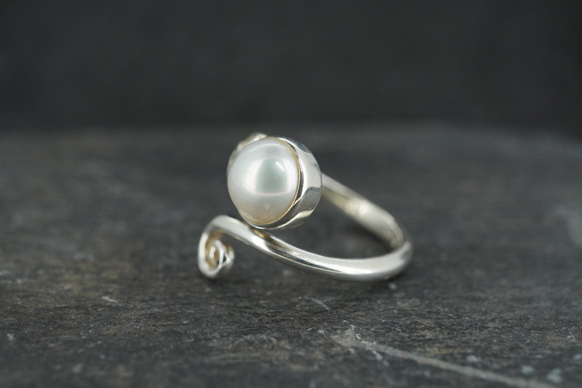 Pearl Sterling Silver Celtic Ring image 2
