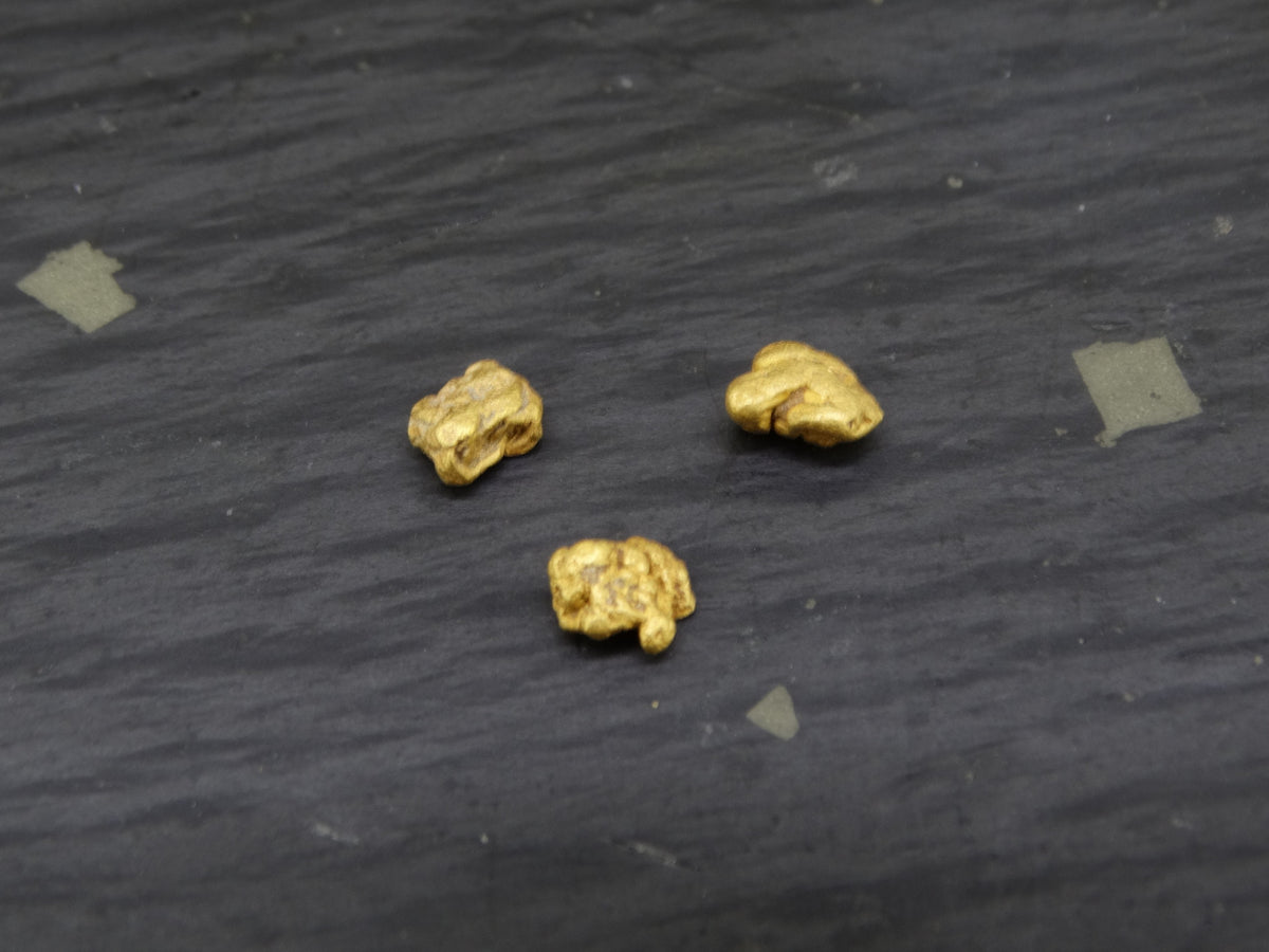 Scottish Highlands Gold Large 'Picker' Nuggets, 2015 - 0.8g image 3
