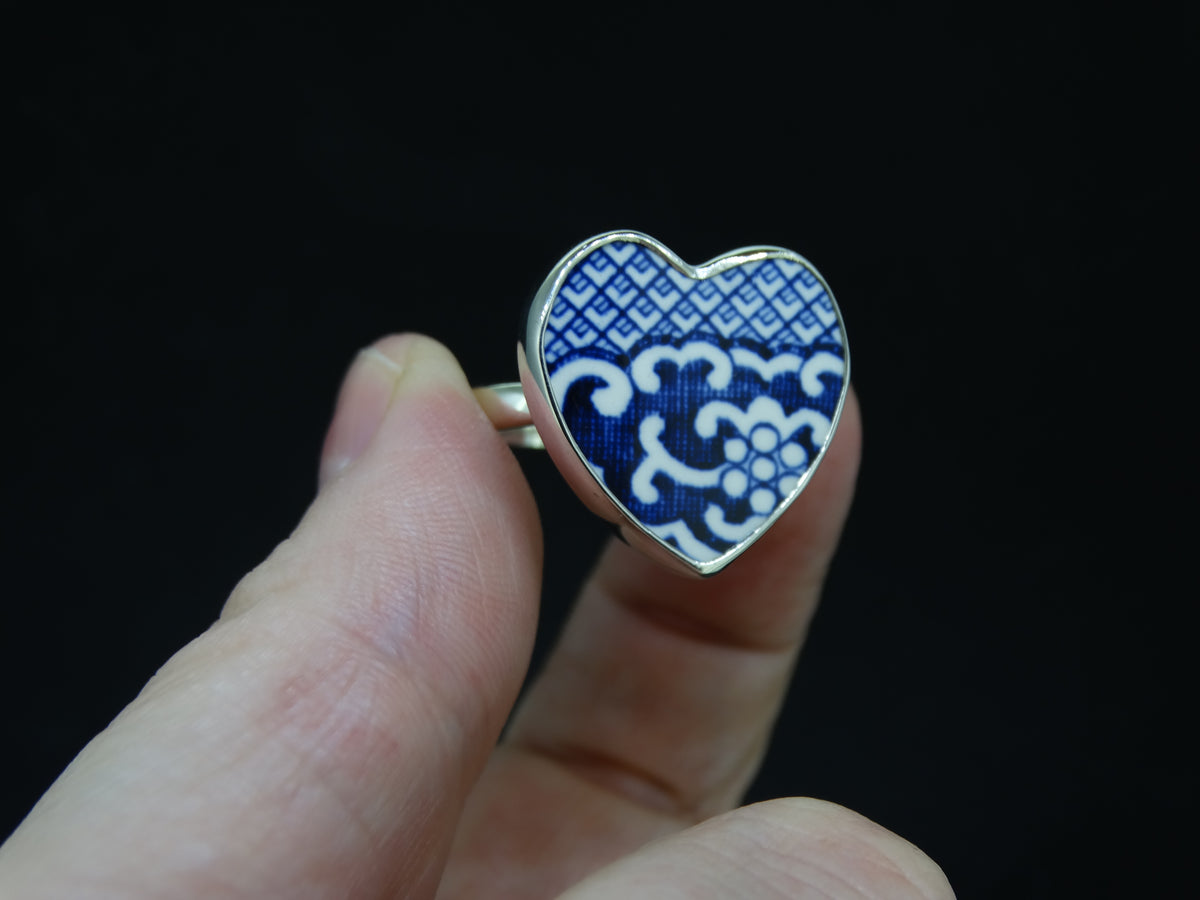 Old Willow Swirls Sterling Silver Heart Ring image 2